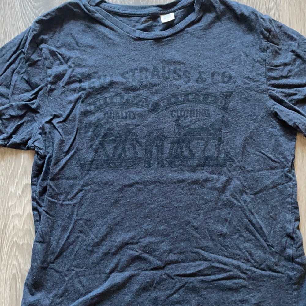Levi’s T-shirt